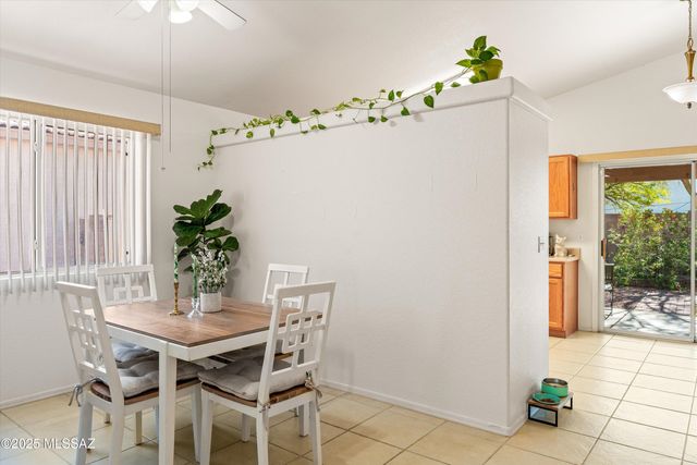 2081 W Cholla Vista Drive, Tucson, AZ 85704