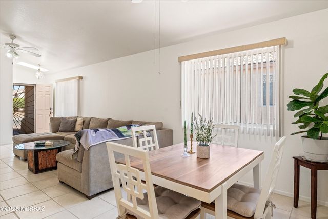 2081 W Cholla Vista Drive, Tucson, AZ 85704