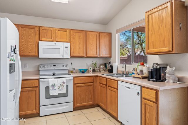 2081 W Cholla Vista Drive, Tucson, AZ 85704