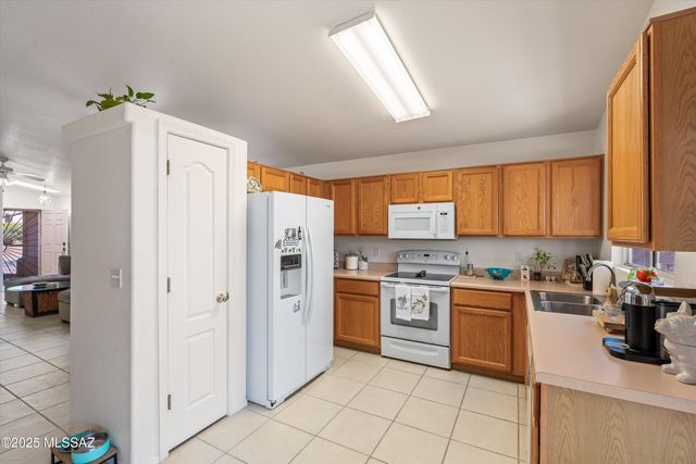 2081 W Cholla Vista Drive, Tucson, AZ 85704