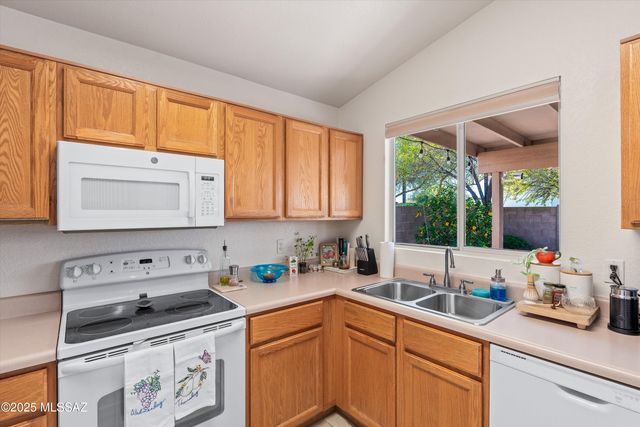 2081 W Cholla Vista Drive, Tucson, AZ 85704