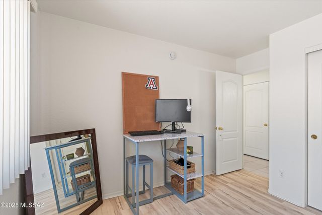 2081 W Cholla Vista Drive, Tucson, AZ 85704