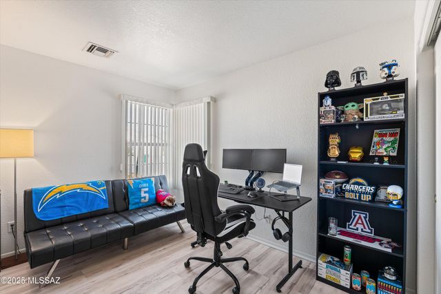 2081 W Cholla Vista Drive, Tucson, AZ 85704