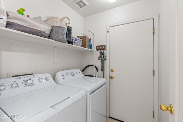 2081 W Cholla Vista Drive, Tucson, AZ 85704