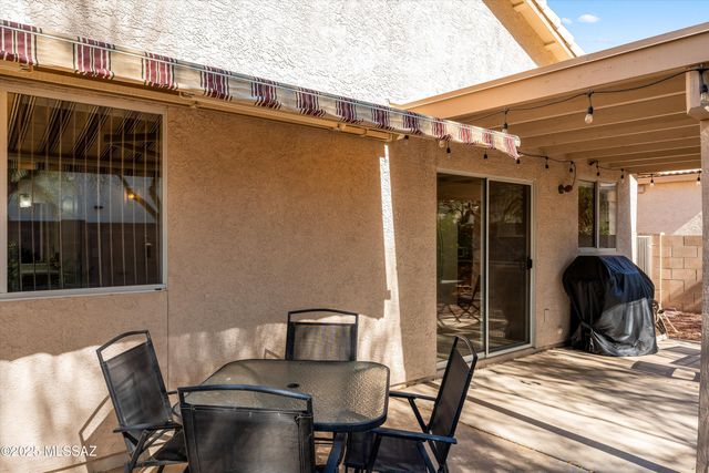 2081 W Cholla Vista Drive, Tucson, AZ 85704