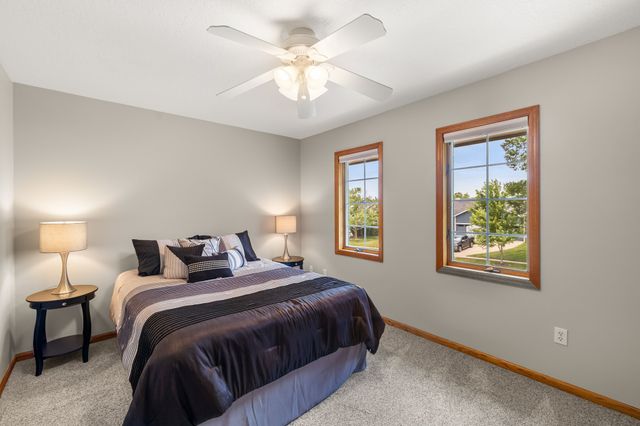 1406 NW Parkridge Place, Ankeny, IA 50023