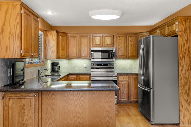 1406 NW Parkridge Place, Ankeny, IA 50023