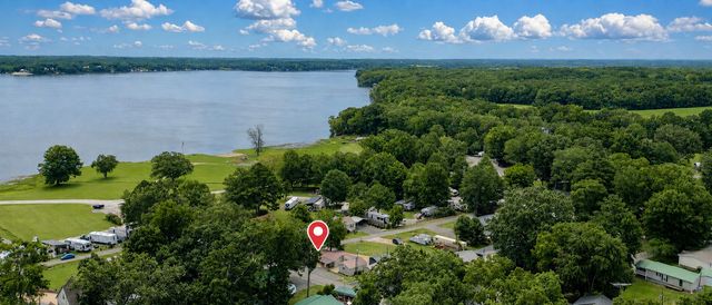 146 Lakeshore Dr, Springville, TN 38256
