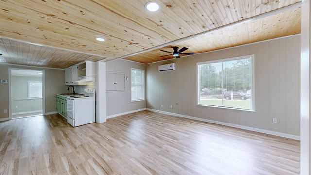 146 Lakeshore Dr, Springville, TN 38256