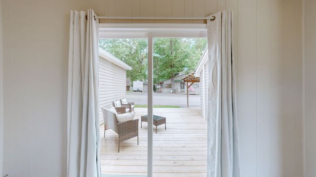146 Lakeshore Dr, Springville, TN 38256