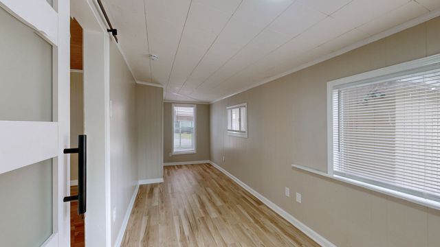 146 Lakeshore Dr, Springville, TN 38256