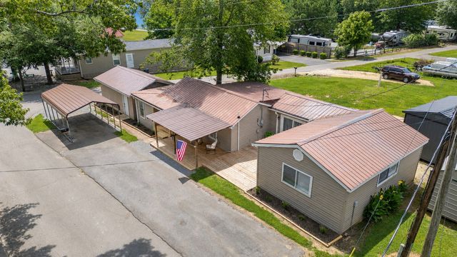 146 Lakeshore Dr, Springville, TN 38256