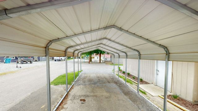 146 Lakeshore Dr, Springville, TN 38256