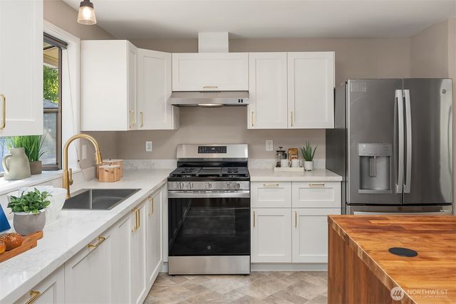 23023 39th Avenue W, Brier, WA 98036