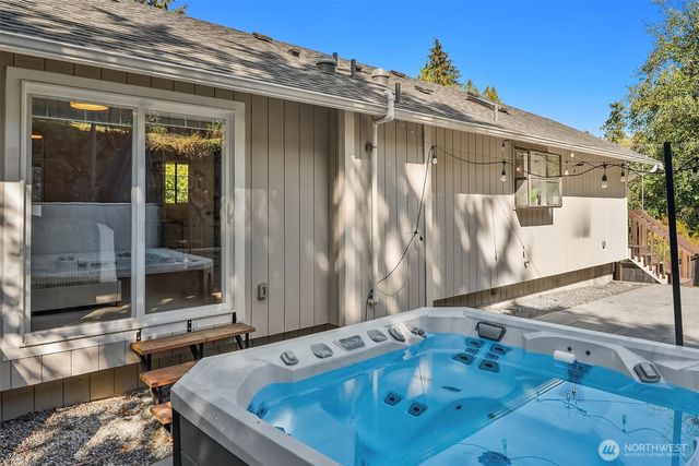 23023 39th Avenue W, Brier, WA 98036