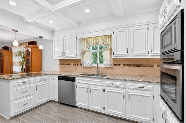 757 S Hileah Court, Lithonia, GA 30058