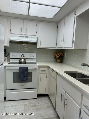 200 Saint Lucie Lane 207, Cocoa Beach, FL 32931