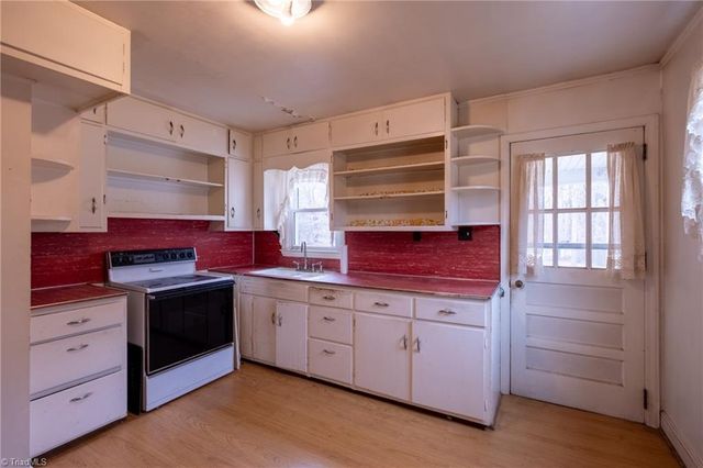 4319 Hicone Road, Greensboro, NC 27405