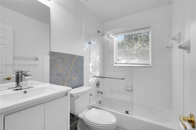 1413 SW 158th Avenue, Pembroke Pines, FL 33027