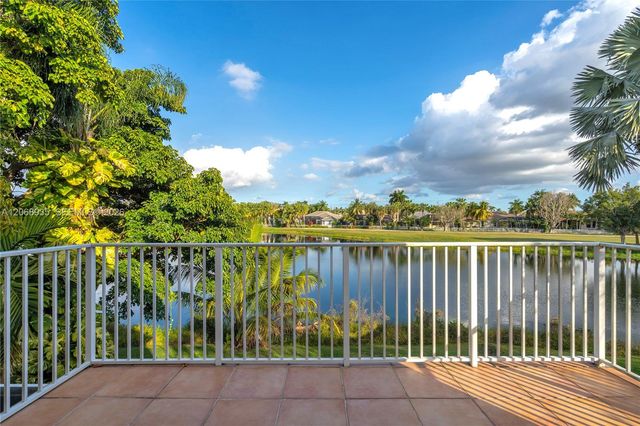 1413 SW 158th Avenue, Pembroke Pines, FL 33027