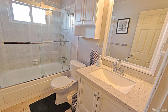 14182 Blue Skies Street, Livonia, MI 48154