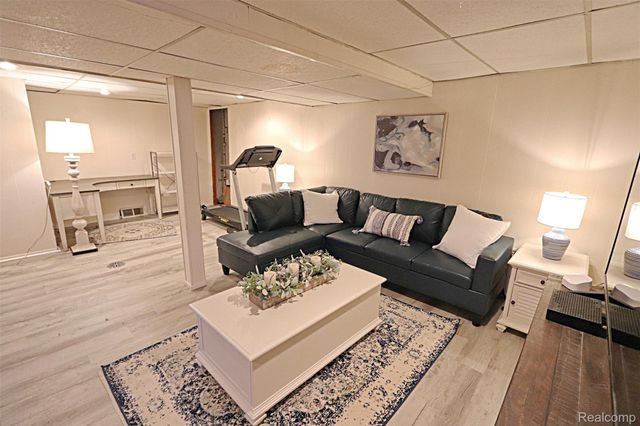 14182 Blue Skies Street, Livonia, MI 48154