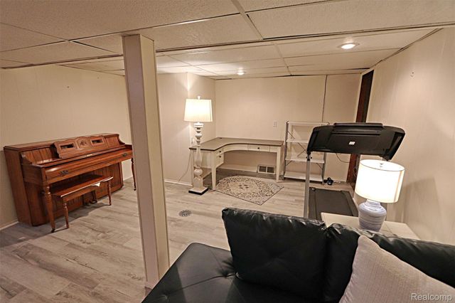 14182 Blue Skies Street, Livonia, MI 48154