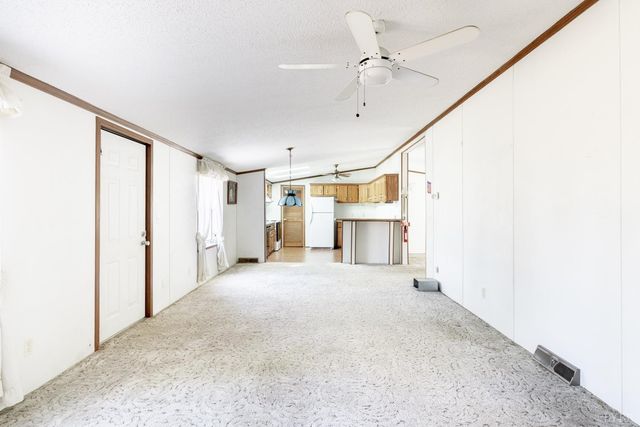 750 Price Ln, Pamplin, VA 23958