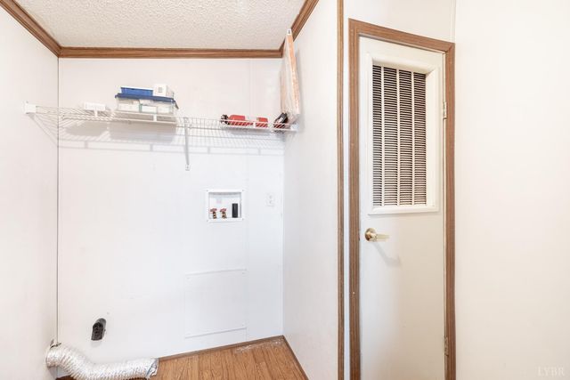 750 Price Ln, Pamplin, VA 23958