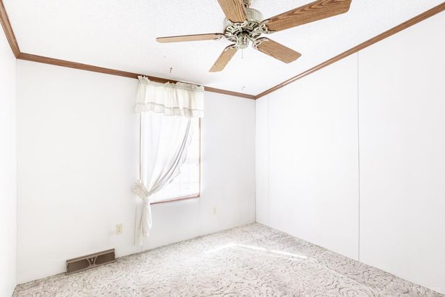 750 Price Ln, Pamplin, VA 23958