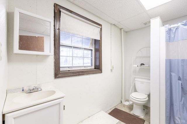 750 Price Ln, Pamplin, VA 23958