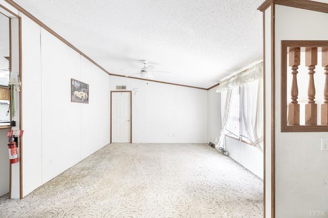 750 Price Ln, Pamplin, VA 23958