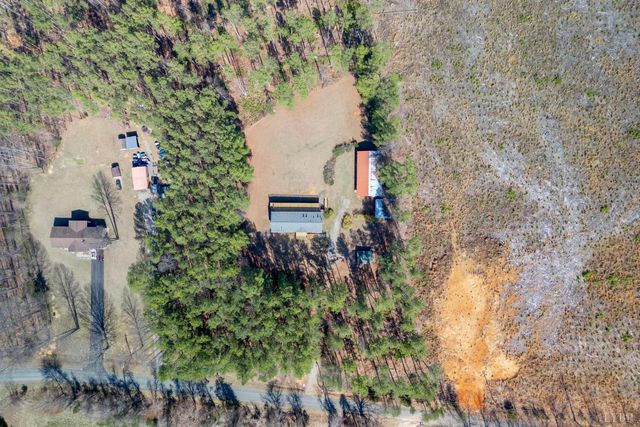 750 Price Ln, Pamplin, VA 23958