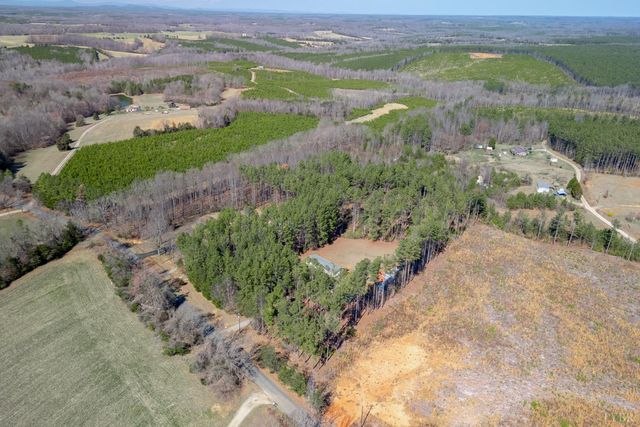 750 Price Ln, Pamplin, VA 23958