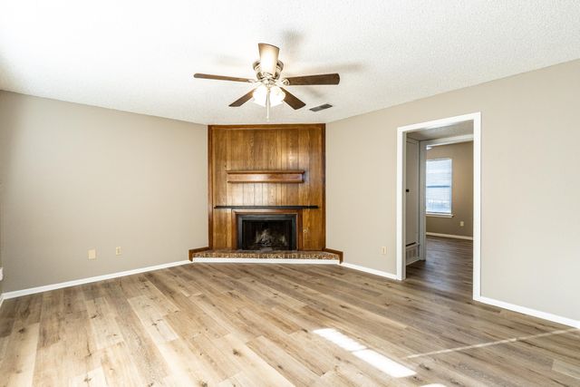 7406 Waco Avenue, D, Lubbock, TX 79423