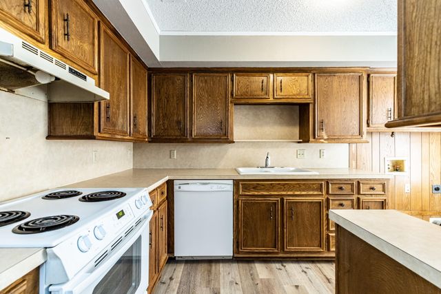 7406 Waco Avenue, D, Lubbock, TX 79423