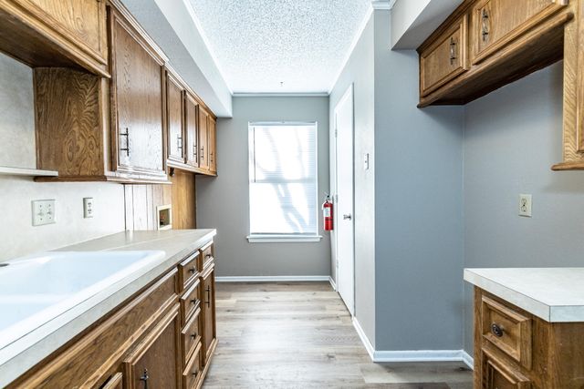 7406 Waco Avenue, D, Lubbock, TX 79423