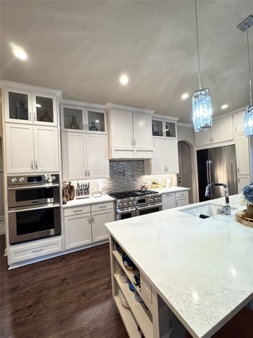 2454 Creekwood Drive, Cedar Hill, TX 75104