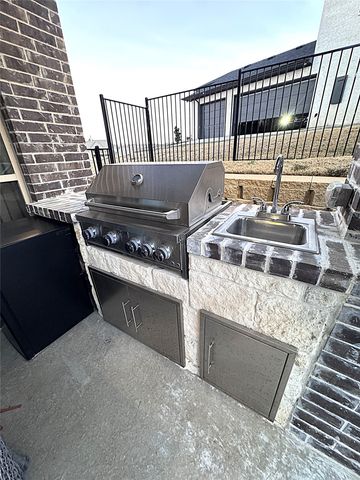 2454 Creekwood Drive, Cedar Hill, TX 75104