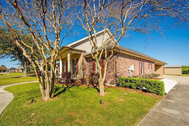 462 Meadow View Court, Thibodaux, LA 70301