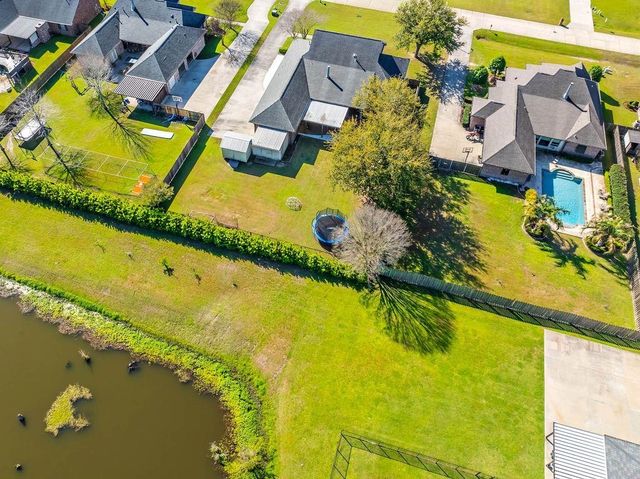 462 Meadow View Court, Thibodaux, LA 70301