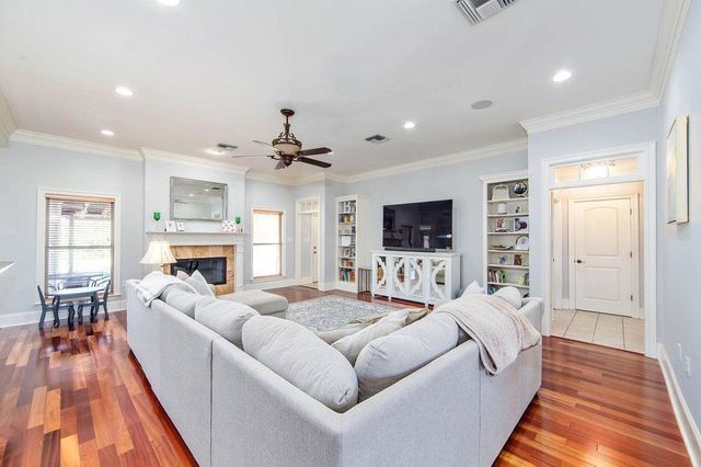 462 Meadow View Court, Thibodaux, LA 70301