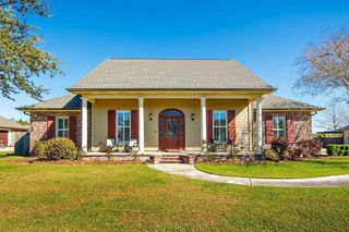 462 Meadow View Court, Thibodaux, LA 70301