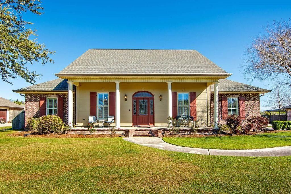 462 Meadow View Court, Thibodaux, LA 70301
