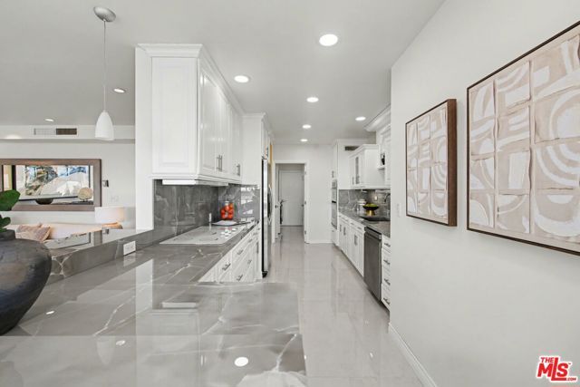 865 Comstock Avenue 10D, Los Angeles, CA 90024