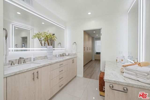 865 Comstock Avenue 10D, Los Angeles, CA 90024