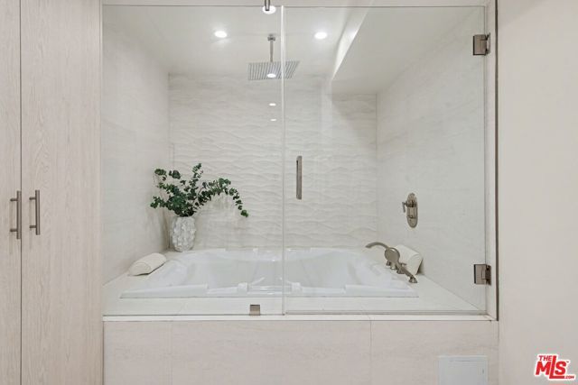 865 Comstock Avenue 10D, Los Angeles, CA 90024