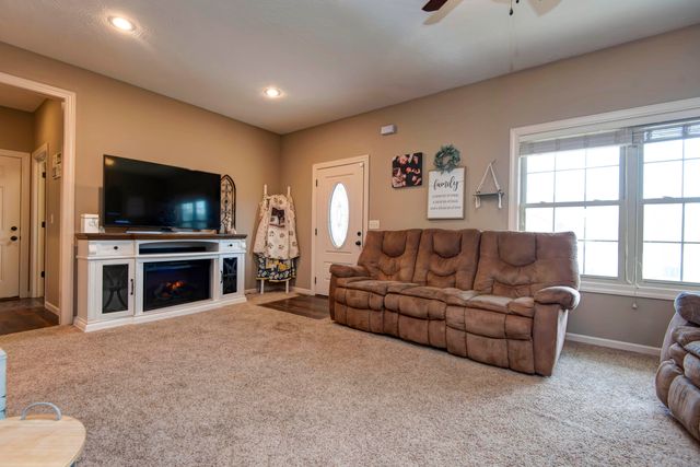 671 Boardwalk, Seymour, MO 65746