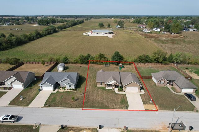 671 Boardwalk, Seymour, MO 65746