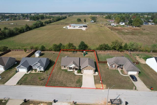 671 Boardwalk, Seymour, MO 65746